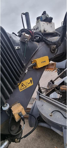 New Holland F 106.6 - Grader: picture 3 New Holland F 106.6 - Grader: picture 3