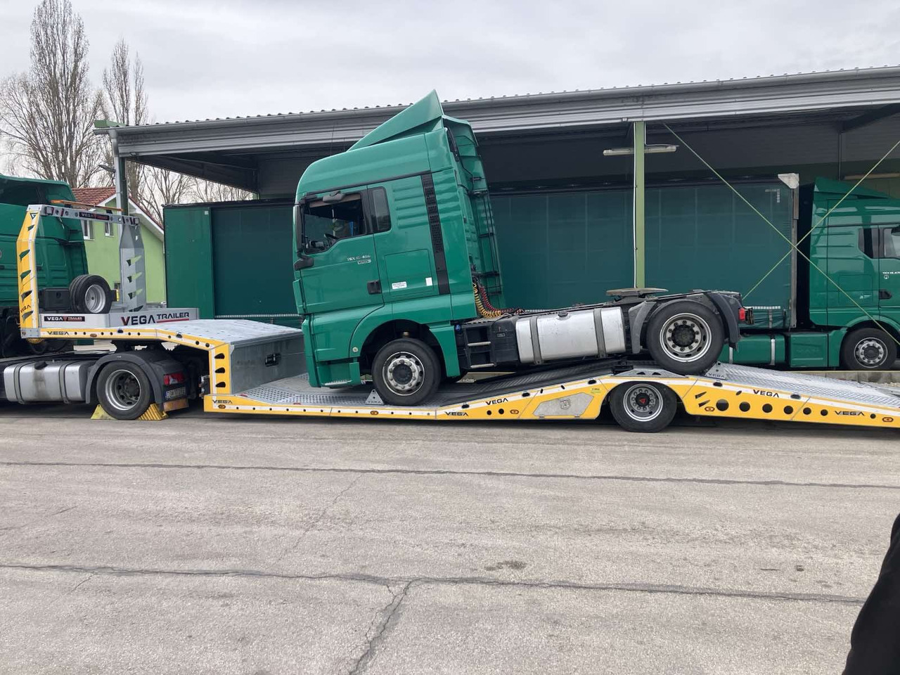 1 AXLE ARLA TRUCK CARRIER  - Autotransporter semi-trailer: picture 2 1 AXLE ARLA TRUCK CARRIER  - Autotransporter semi-trailer: picture 2