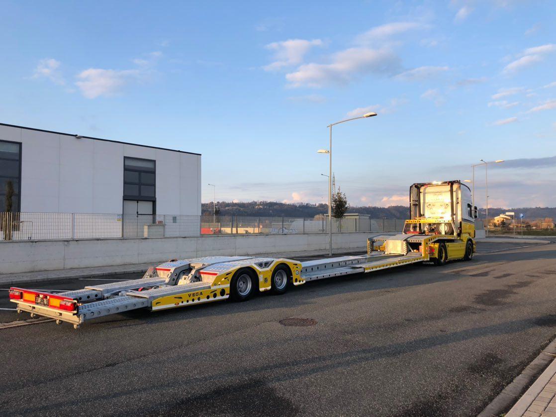 New Autotransporter semi-trailer for transportation of heavy machinery VEGA-S (2 AXLE TRUCK CARRIER): picture 7