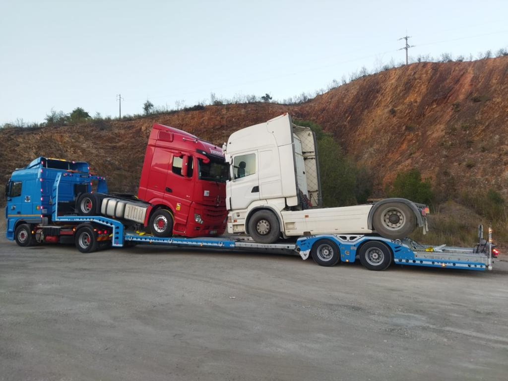 New Autotransporter semi-trailer for transportation of heavy machinery VEGA-S (2 AXLE TRUCK CARRIER): picture 15