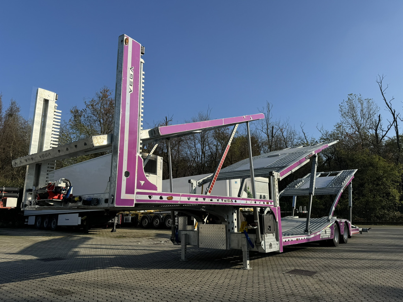 Vega Trailer 2 Axle Jeep Transporter (Vehicles) - Autotransporter semi-trailer: picture 2 Vega Trailer 2 Axle Jeep Transporter (Vehicles) - Autotransporter semi-trailer: picture 2