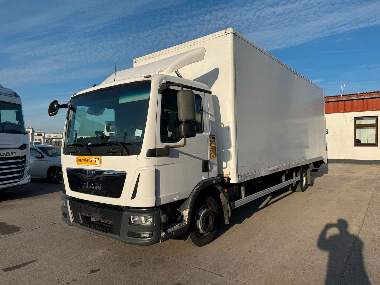 MAN TGL 12.220 * KOFFER * KLIMA * LBW 1,5 TON * TÜV - Box truck: picture 1 MAN TGL 12.220 * KOFFER * KLIMA * LBW 1,5 TON * TÜV - Box truck: picture 1