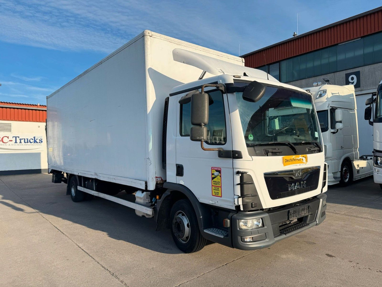 MAN TGL 12.220 * KOFFER * KLIMA * LBW 1,5 TON * TÜV - Box truck: picture 2 MAN TGL 12.220 * KOFFER * KLIMA * LBW 1,5 TON * TÜV - Box truck: picture 2