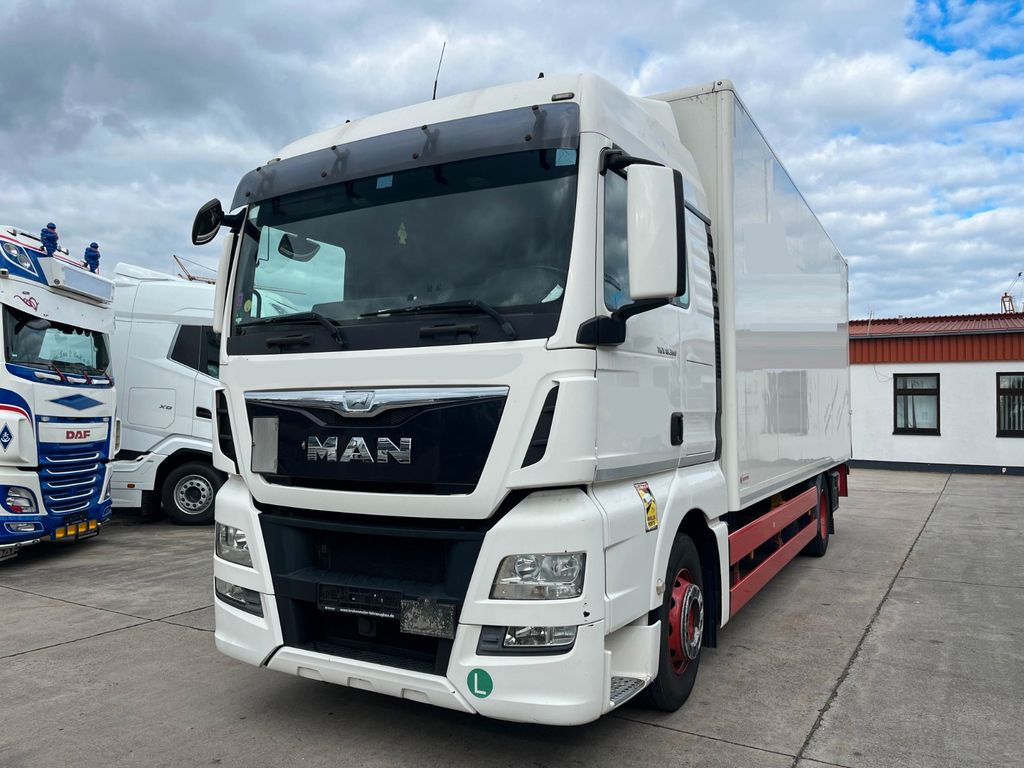 MAN TGX 18.360 * LBW 3t BÄR * STANDKLIMA * NAVI * - Box truck: picture 1 MAN TGX 18.360 * LBW 3t BÄR * STANDKLIMA * NAVI * - Box truck: picture 1