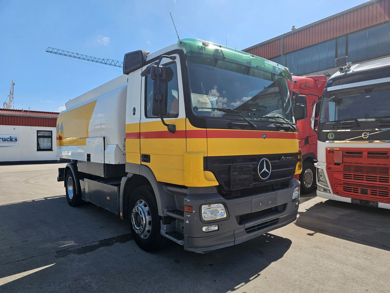 Mercedes-Benz ACTROS 1832 * OBER-& UNTER * 2 KAMMER * KLIMA * - Tank truck: picture 3 Mercedes-Benz ACTROS 1832 * OBER-& UNTER * 2 KAMMER * KLIMA * - Tank truck: picture 3