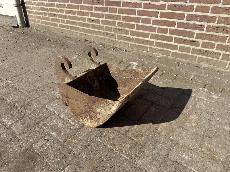 CW 05 - Bucket for Excavator: picture 2 CW 05 - Bucket for Excavator: picture 2