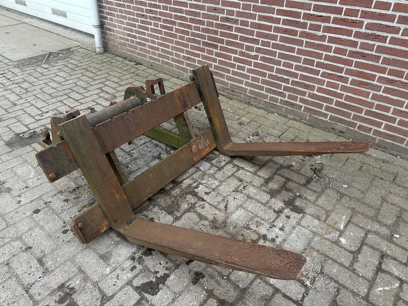CW 30 - Forks for Material handling equipment: picture 3 CW 30 - Forks for Material handling equipment: picture 3