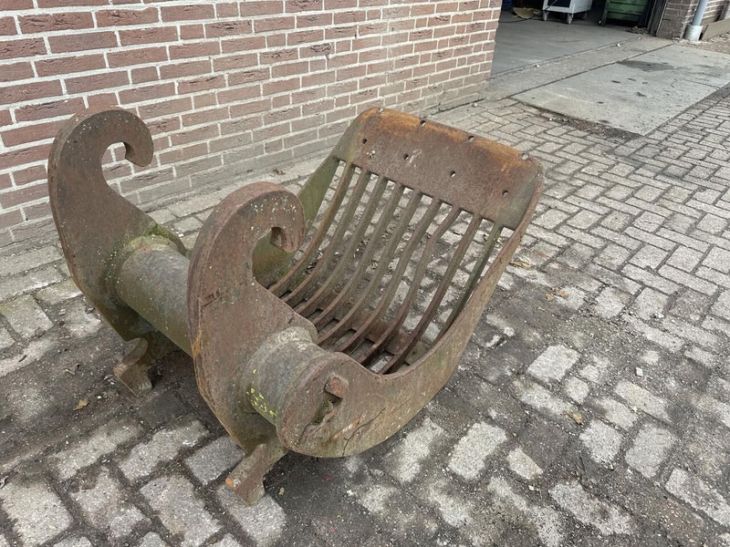 CW 30 - Bucket: picture 4 CW 30 - Bucket: picture 4