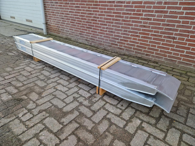 Onbekend - Material handling equipment: picture 3 Onbekend - Material handling equipment: picture 3
