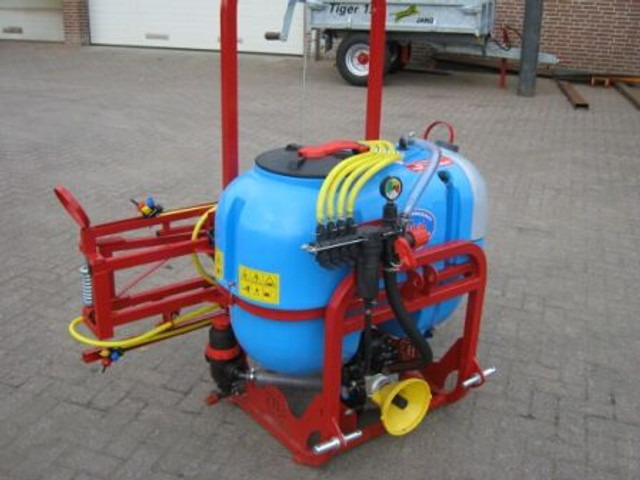 Reinigings spuiten - Tractor mounted sprayer: picture 4 Reinigings spuiten - Tractor mounted sprayer: picture 4