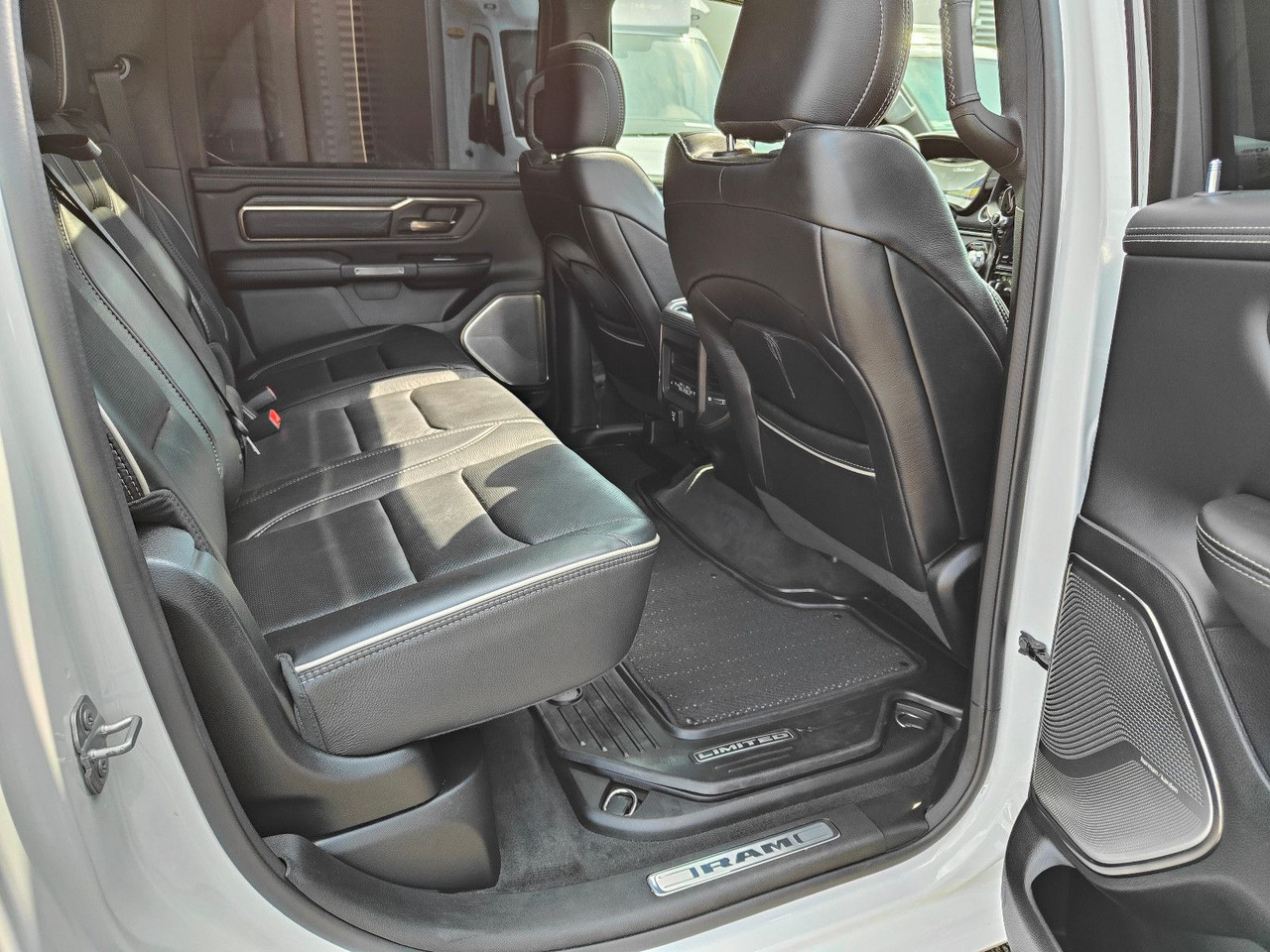 SUV Dodge RAM HEMI Limited 5.7 PRINS LPG Luftfederung: picture 12 SUV Dodge RAM HEMI Limited 5.7 PRINS LPG Luftfederung: picture 12