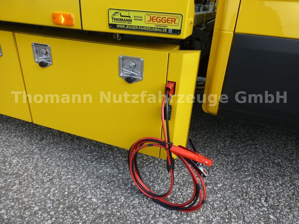 New Tow truck, Van Iveco DAILY 70C18 DoKa Schiebeplateau Luftfed Navi: picture 21