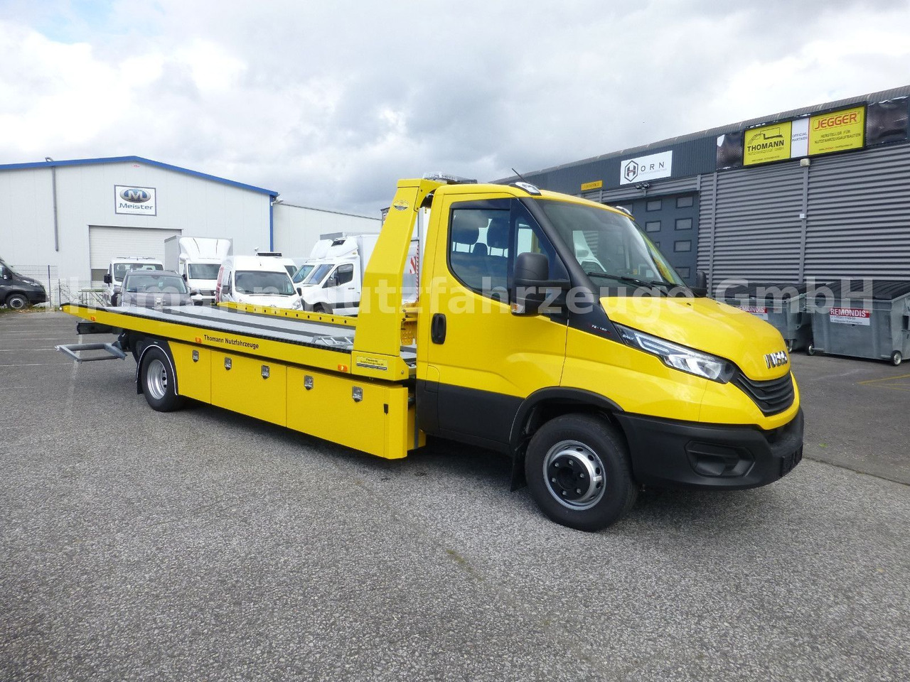 Iveco DAILY 72C18 Schiebeplateu Luftfed Navi Hubbrille - Tow truck: picture 1 Iveco DAILY 72C18 Schiebeplateu Luftfed Navi Hubbrille - Tow truck: picture 1