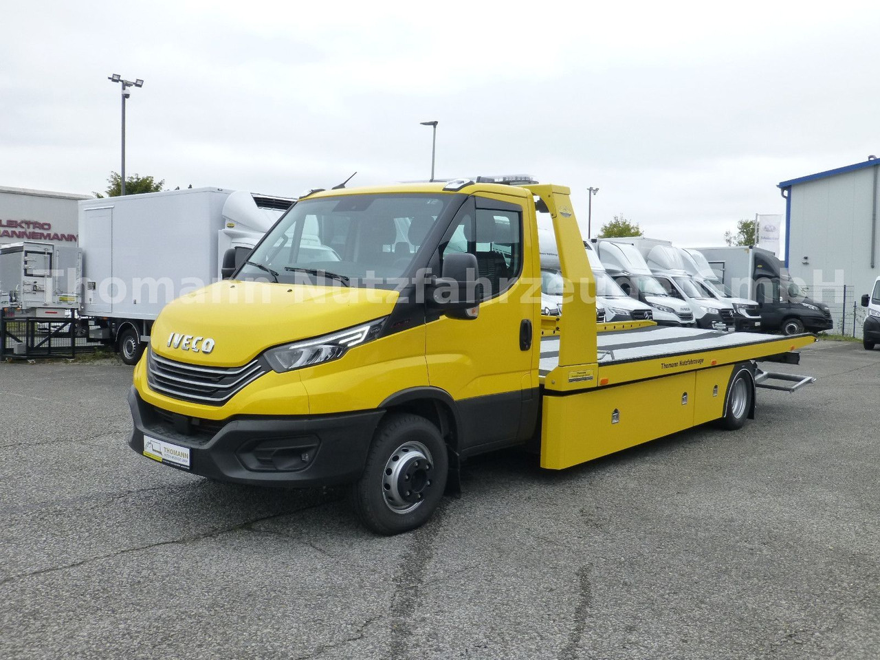Iveco DAILY 72C18 Schiebeplateu Luftfed Navi Hubbrille - Tow truck: picture 2 Iveco DAILY 72C18 Schiebeplateu Luftfed Navi Hubbrille - Tow truck: picture 2