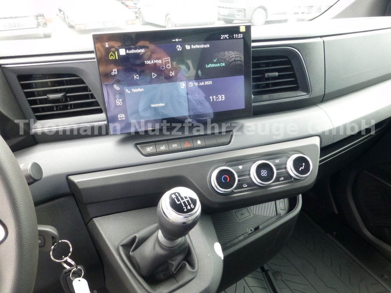 Box van Renault NEW Master 2025 Koffer mit BÄR Ladebordwand: picture 22