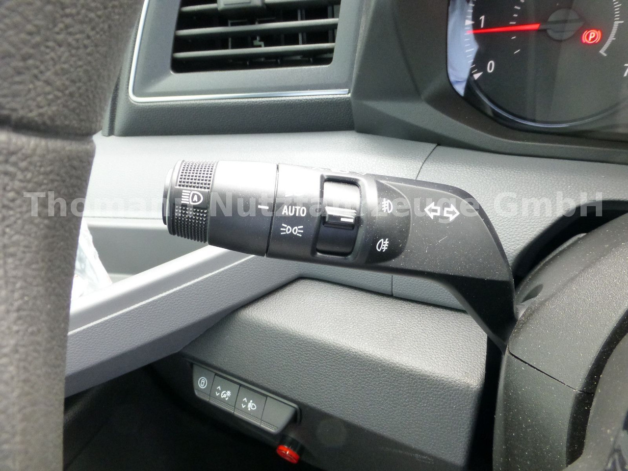 Box van Renault NEW Master 2025 Koffer mit BÄR Ladebordwand: picture 25
