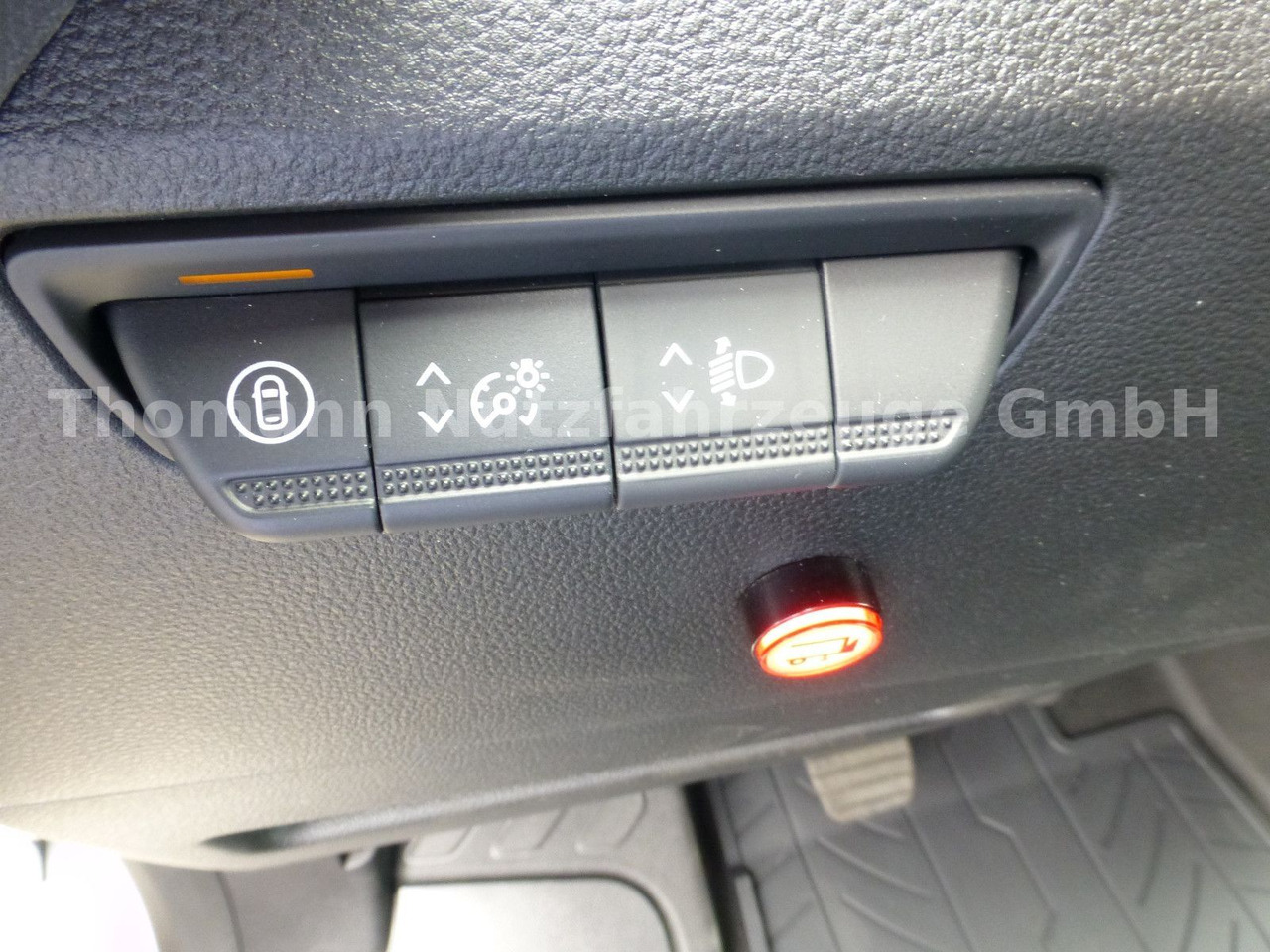 Box van Renault NEW Master 2025 Koffer mit BÄR Ladebordwand: picture 23