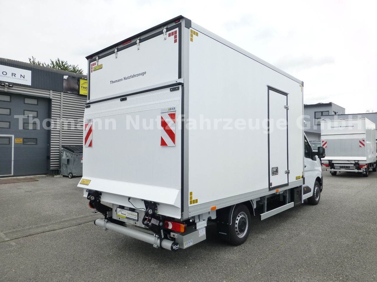 Box van Renault NEW Master 2025 Koffer mit BÄR Ladebordwand: picture 6
