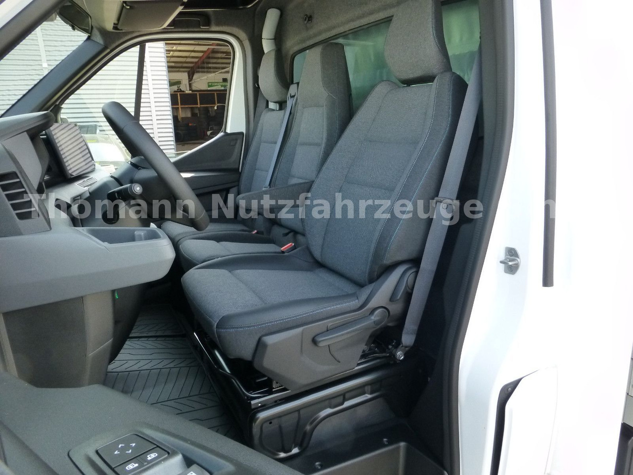 Curtain side van Renault NEW Master Pritsche Plane Schlafkabine: picture 9