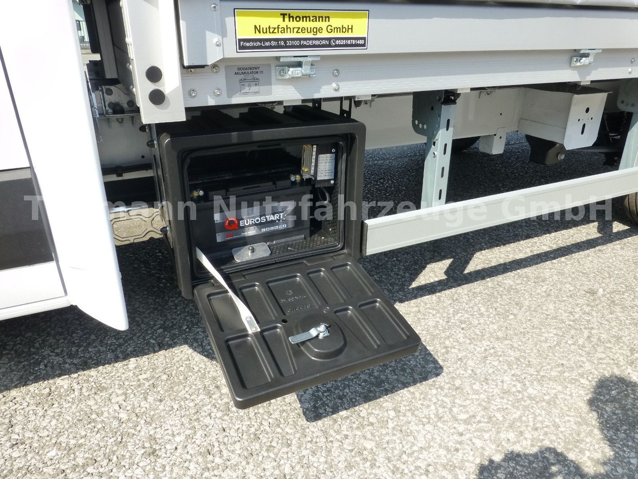 Curtain side van Renault NEW Master Pritsche Plane Schlafkabine: picture 14