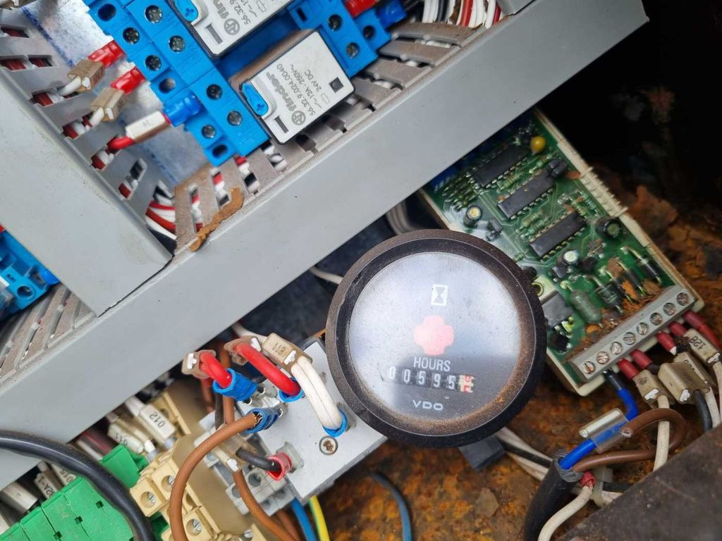 Concrete pump truck De Buf Beton-Mischer 9m³/Sermac 24m Betonpumpe De Buf Beton-Mischer 9m³/Sermac 24m Betonpumpe: picture 13 Concrete pump truck De Buf Beton-Mischer 9m³/Sermac 24m Betonpumpe De Buf Beton-Mischer 9m³/Sermac 24m Betonpumpe: picture 13