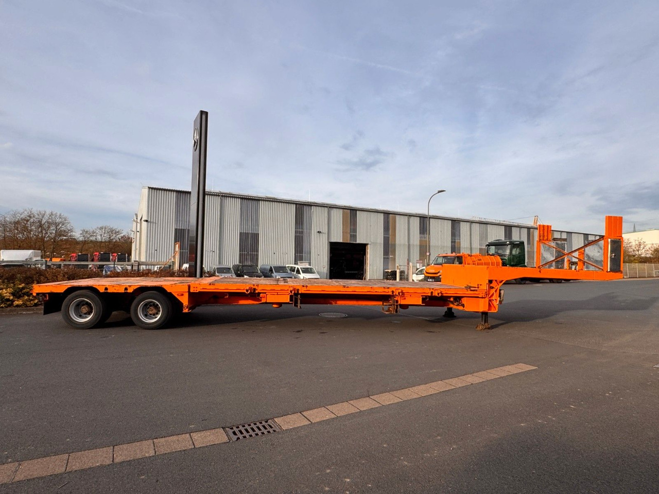 Dinkel DSAFA 36000 Schräglader/Tieflader 2x Lenkachse - Low loader semi-trailer: picture 5 Dinkel DSAFA 36000 Schräglader/Tieflader 2x Lenkachse - Low loader semi-trailer: picture 5