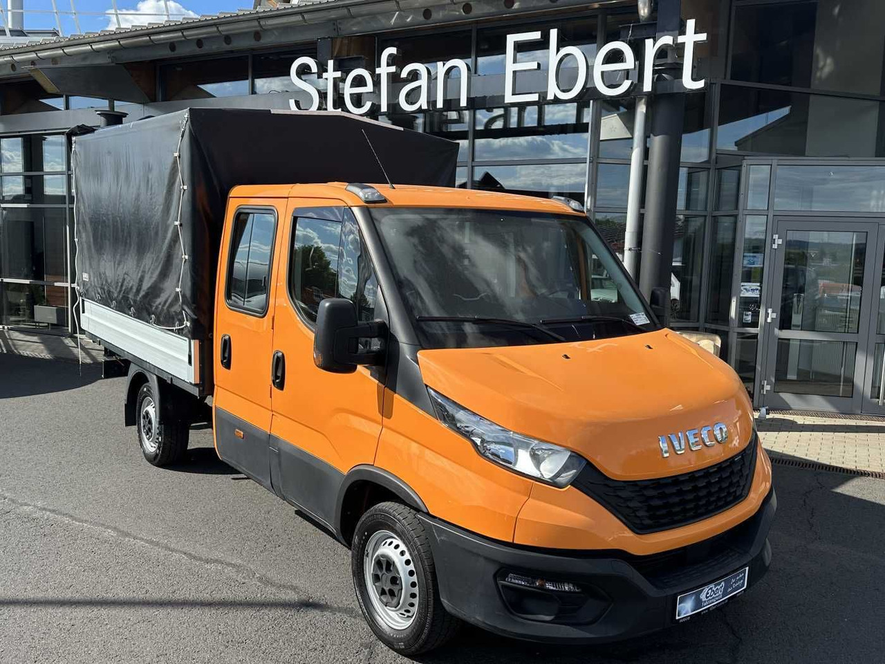 Iveco Daily 35S14 Pritsche+Plane *AHK*Ladekran*7-Sitze - Flatbed van: picture 1 Iveco Daily 35S14 Pritsche+Plane *AHK*Ladekran*7-Sitze - Flatbed van: picture 1