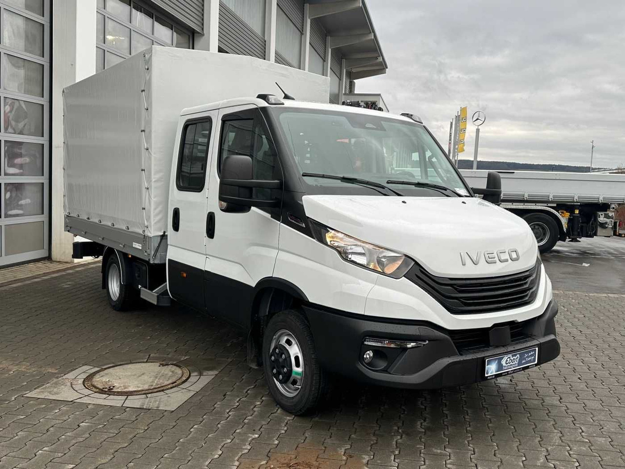 Iveco Daily 50C18H A8 DoKa *AHK*Automatik*7-Sitze* - Flatbed van, Combi van: picture 3 Iveco Daily 50C18H A8 DoKa *AHK*Automatik*7-Sitze* - Flatbed van, Combi van: picture 3