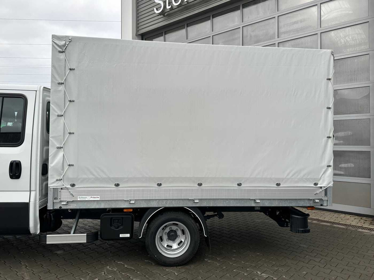 Iveco Daily 50C18H A8 DoKa *AHK*Automatik*7-Sitze* - Flatbed van, Combi van: picture 5 Iveco Daily 50C18H A8 DoKa *AHK*Automatik*7-Sitze* - Flatbed van, Combi van: picture 5