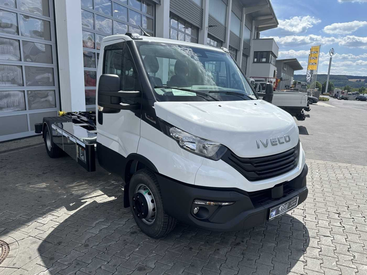 Iveco Daily 70C18 *R4100mm*Automatik*2xAHK*Luft* - Hook lift truck: picture 3 Iveco Daily 70C18 *R4100mm*Automatik*2xAHK*Luft* - Hook lift truck: picture 3