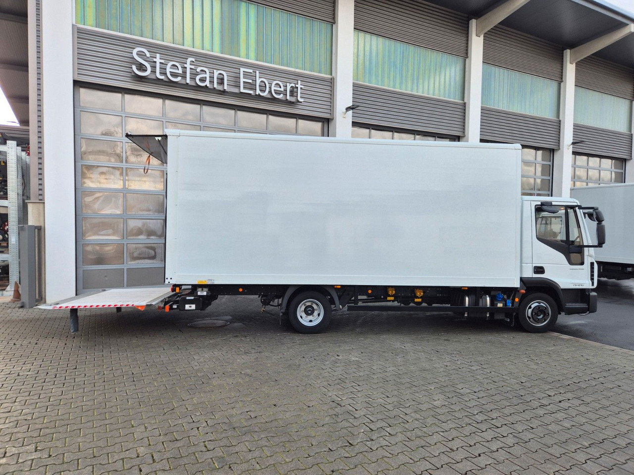 Box van Iveco Eurocargo 75-210 Koffer LBW: picture 34