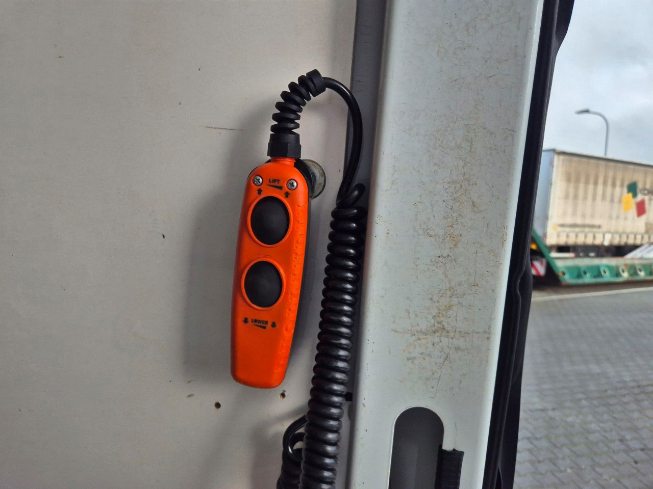 Box van Iveco Eurocargo 75-210 Koffer LBW: picture 17