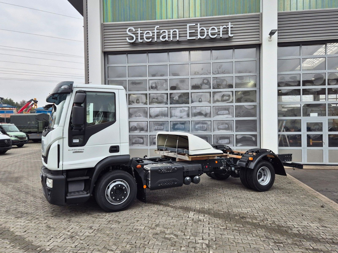 Iveco Eurocargo ML120E21/FP Spoiler Klima Xenon 3 St. - Cab chassis truck: picture 4 Iveco Eurocargo ML120E21/FP Spoiler Klima Xenon 3 St. - Cab chassis truck: picture 4
