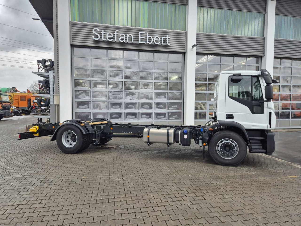 New Cab chassis truck Iveco Eurocargo ML180E28/P 4x2 ZF-Automatik 8AP 3Stück: picture 6