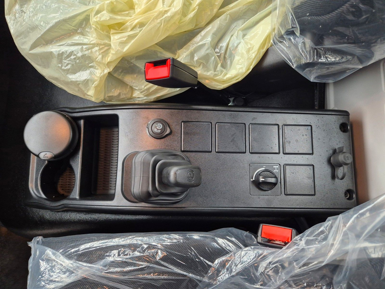 Lease a  Iveco Eurocargo ML80E21 Meiller Kipper 2x AHK 3 Sitze Iveco Eurocargo ML80E21 Meiller Kipper 2x AHK 3 Sitze: picture 21 Lease a  Iveco Eurocargo ML80E21 Meiller Kipper 2x AHK 3 Sitze Iveco Eurocargo ML80E21 Meiller Kipper 2x AHK 3 Sitze: picture 21