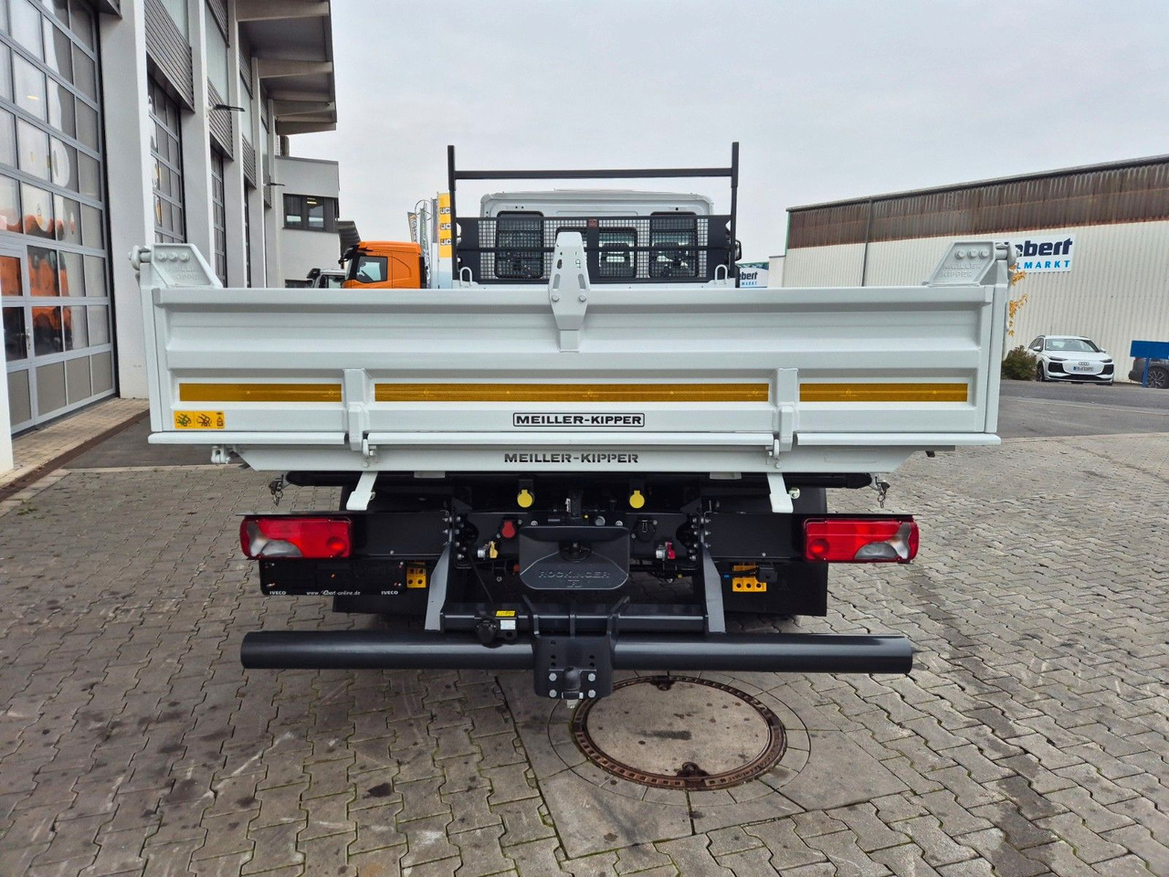 Lease a  Iveco Eurocargo ML80E21 Meiller Kipper 2x AHK 3 Sitze Iveco Eurocargo ML80E21 Meiller Kipper 2x AHK 3 Sitze: picture 11 Lease a  Iveco Eurocargo ML80E21 Meiller Kipper 2x AHK 3 Sitze Iveco Eurocargo ML80E21 Meiller Kipper 2x AHK 3 Sitze: picture 11