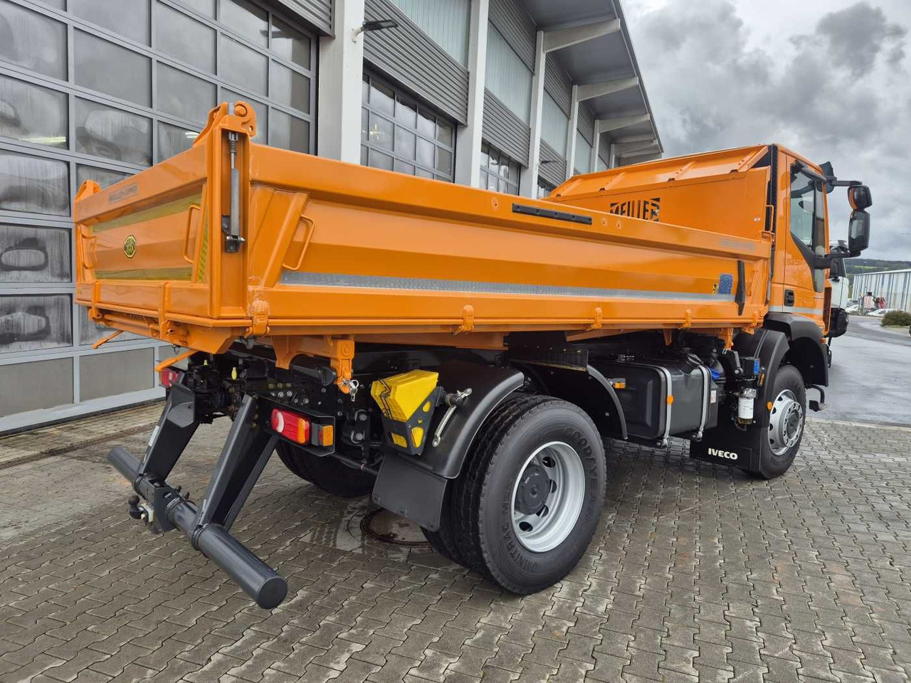 Tipper Iveco ML150E28W 4x4 Meiller Dreiseitenkipper 2xAHK: picture 8