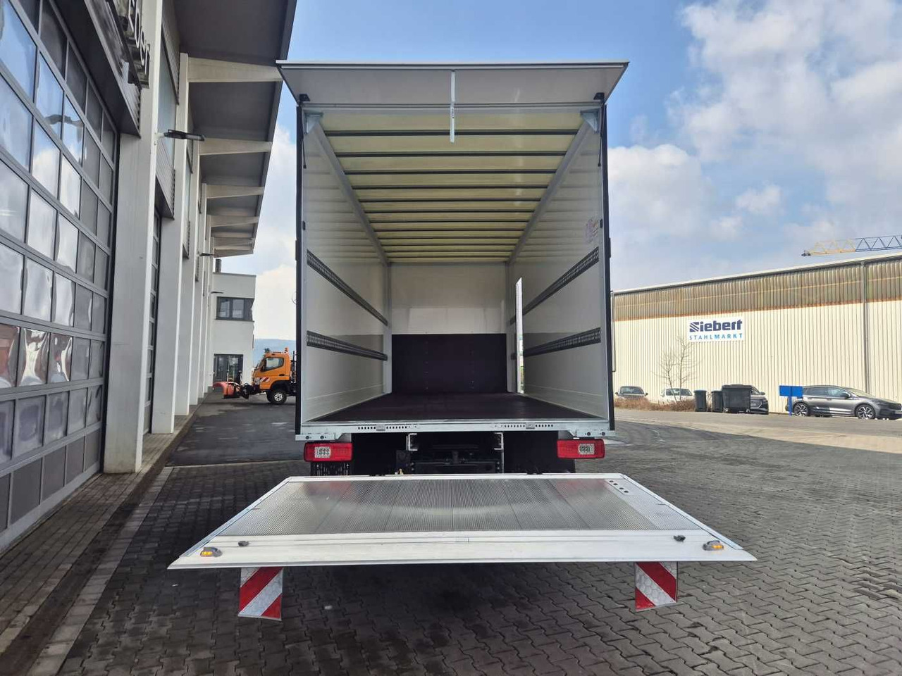 Box truck Iveco S Way AT190S40/P LBW Tür AHK Navi Bett: picture 9