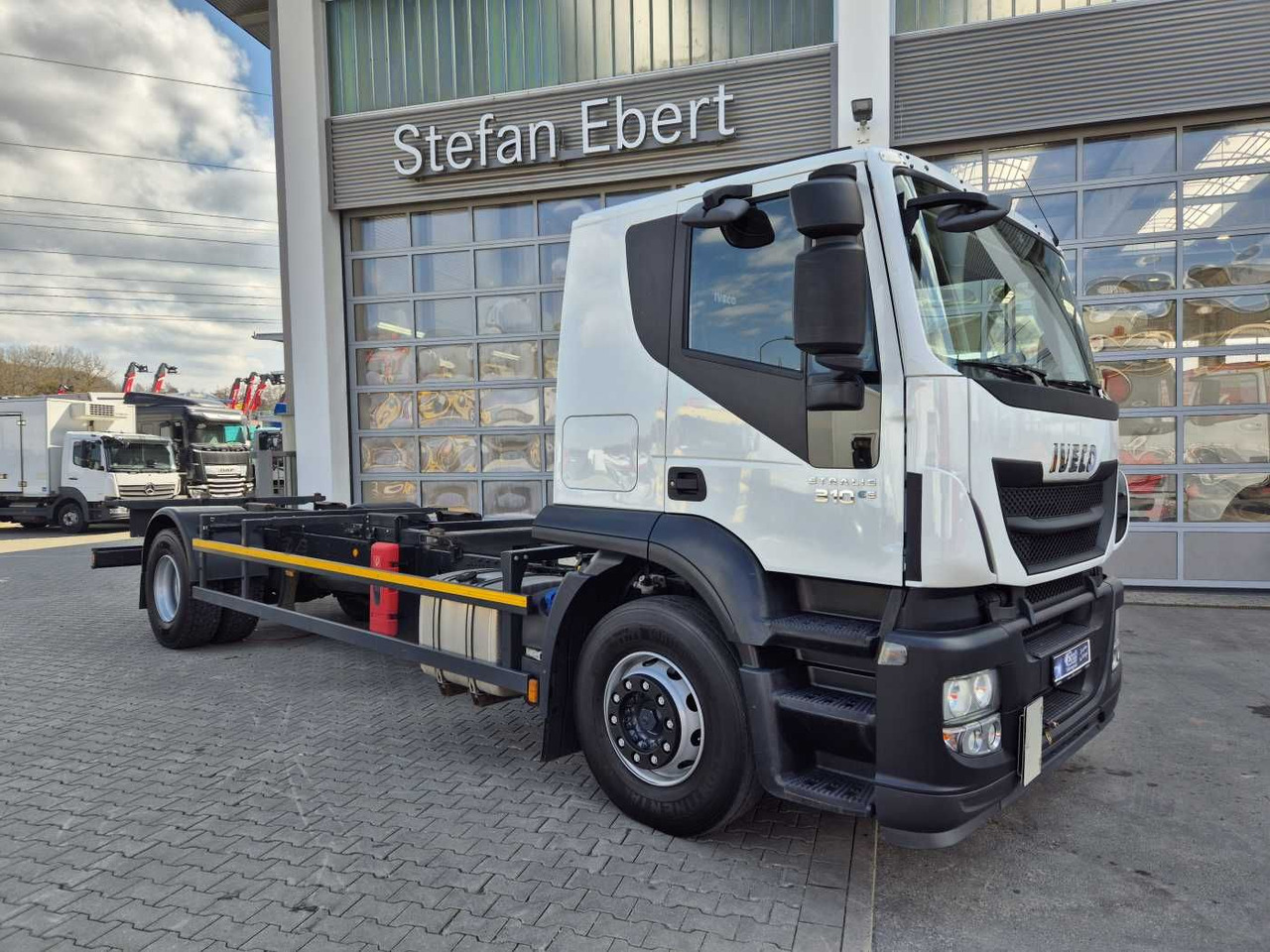 Iveco Stralis AT190S31/P BDF Klima Standh. AHK Bett - Container transporter/ Swap body truck: picture 2 Iveco Stralis AT190S31/P BDF Klima Standh. AHK Bett - Container transporter/ Swap body truck: picture 2