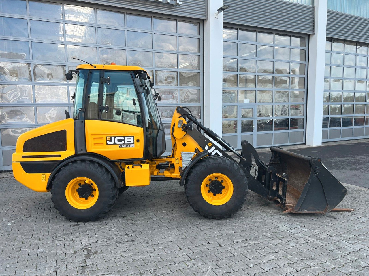 JCB 407 SV / nur 268h! / Klappschaufel & Gabel - Wheel loader: picture 2 JCB 407 SV / nur 268h! / Klappschaufel & Gabel - Wheel loader: picture 2