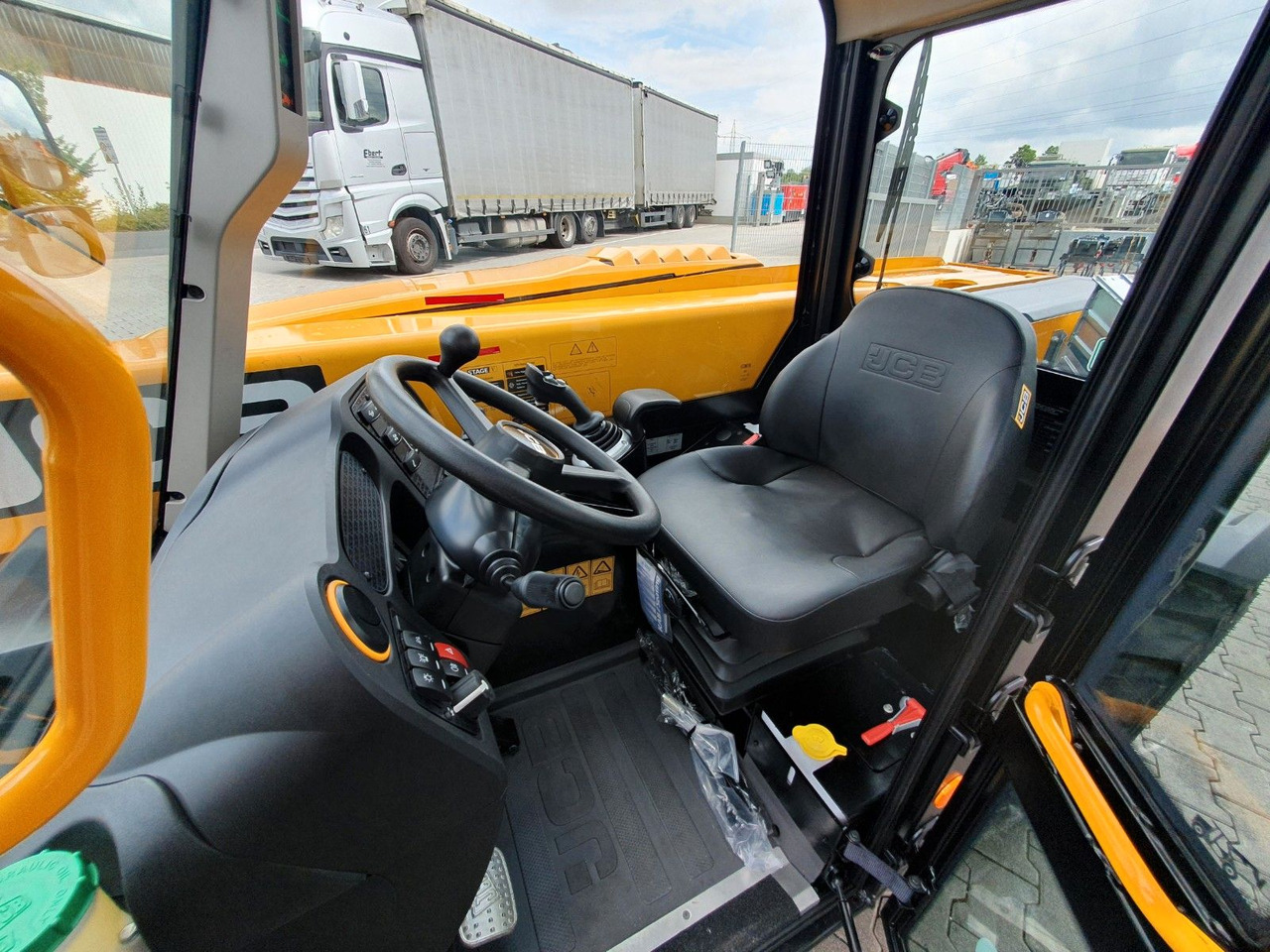Telescopic handler JCB 525-60 / Neufahrzeug /Palettengabel / 2025: picture 10