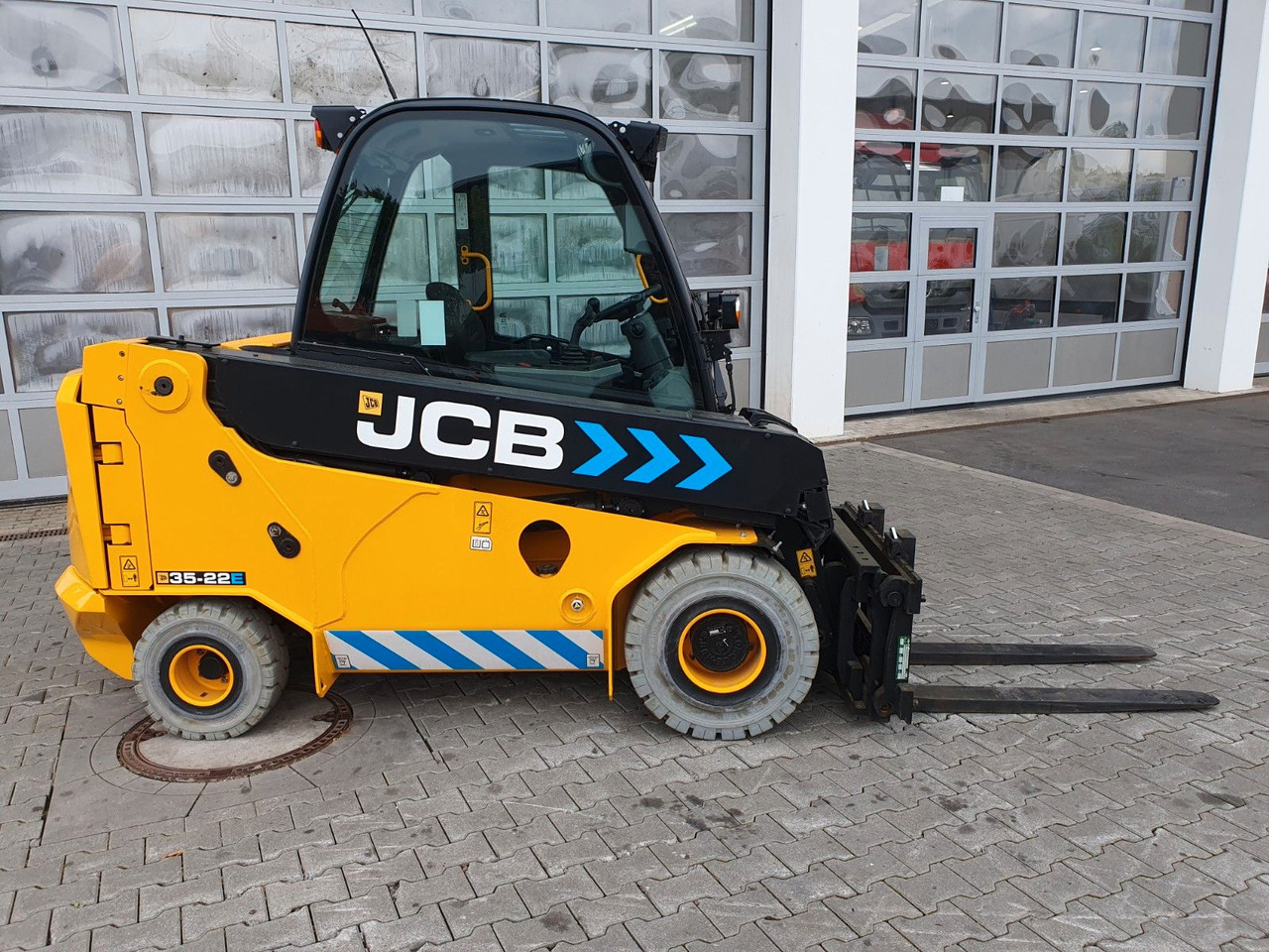 JCB TLT 35-22E Teletruck / nur 149h! / 2022 / SS - Telescopic handler: picture 2 JCB TLT 35-22E Teletruck / nur 149h! / 2022 / SS - Telescopic handler: picture 2