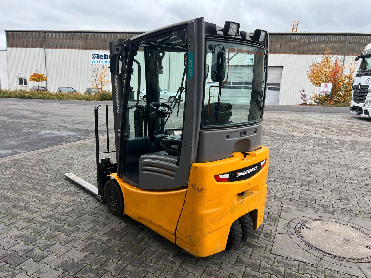 Jungheinrich EFG 215 / Triplex 4.25m / 1.851h / Batterie 2023 - Electric forklift: picture 5 Jungheinrich EFG 215 / Triplex 4.25m / 1.851h / Batterie 2023 - Electric forklift: picture 5