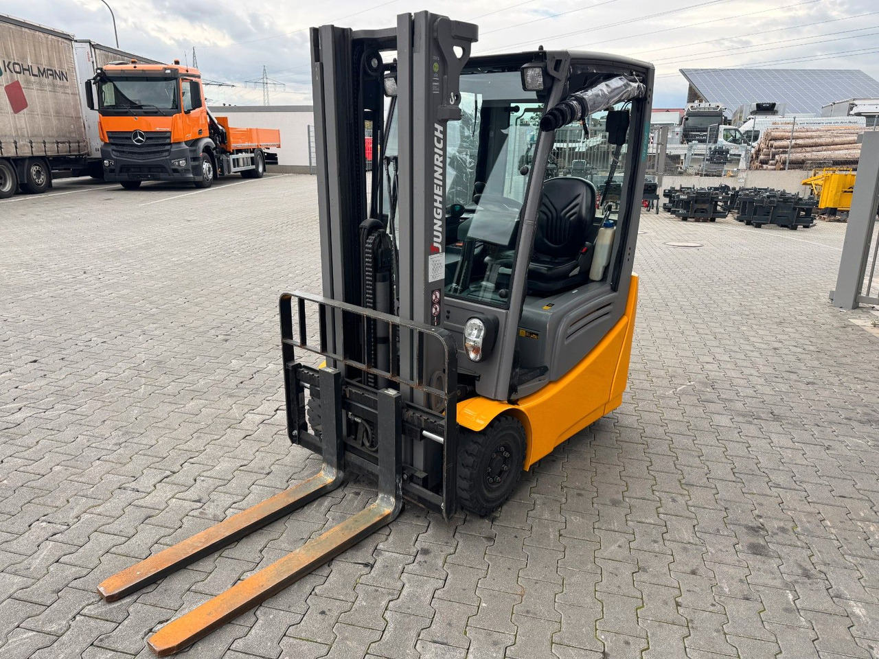 Jungheinrich EFG 215 / Triplex: 4.25m! / SS / 4.168h / 2024 - Electric forklift: picture 5 Jungheinrich EFG 215 / Triplex: 4.25m! / SS / 4.168h / 2024 - Electric forklift: picture 5
