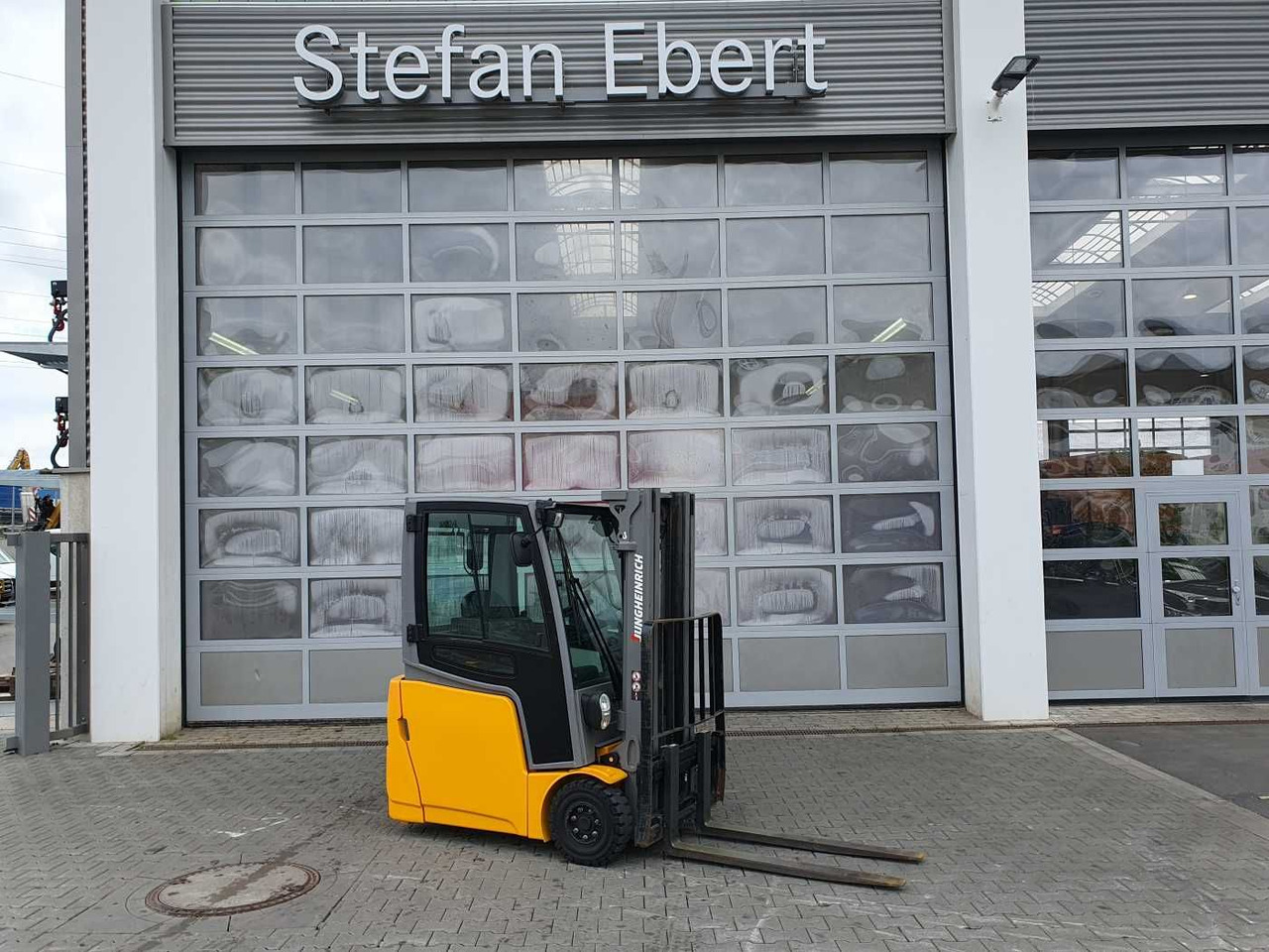 Jungheinrich EFG 215 / Triplex: 4.30m! / SS / 4.297h! - Electric forklift: picture 1 Jungheinrich EFG 215 / Triplex: 4.30m! / SS / 4.297h! - Electric forklift: picture 1