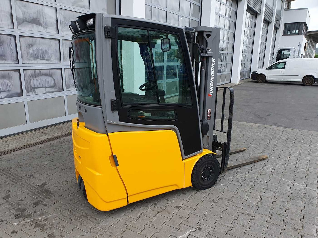 Jungheinrich EFG 215 / Triplex: 4.30m! / SS / 4.297h! - Electric forklift: picture 3 Jungheinrich EFG 215 / Triplex: 4.30m! / SS / 4.297h! - Electric forklift: picture 3