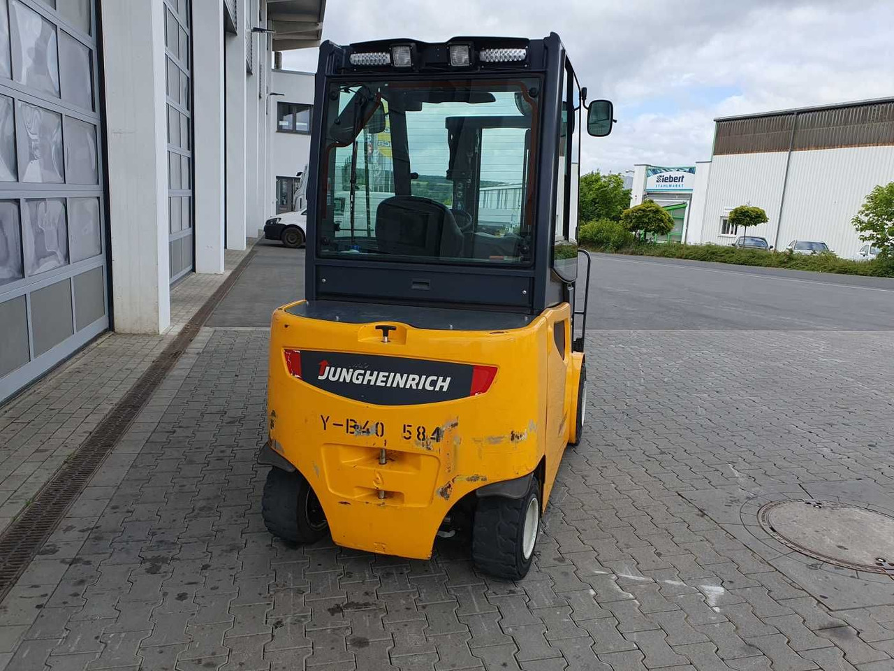 Jungheinrich EFG S30 / Triplex: 4.40m! / SS / nur 1.674h! - Electric forklift: picture 4 Jungheinrich EFG S30 / Triplex: 4.40m! / SS / nur 1.674h! - Electric forklift: picture 4
