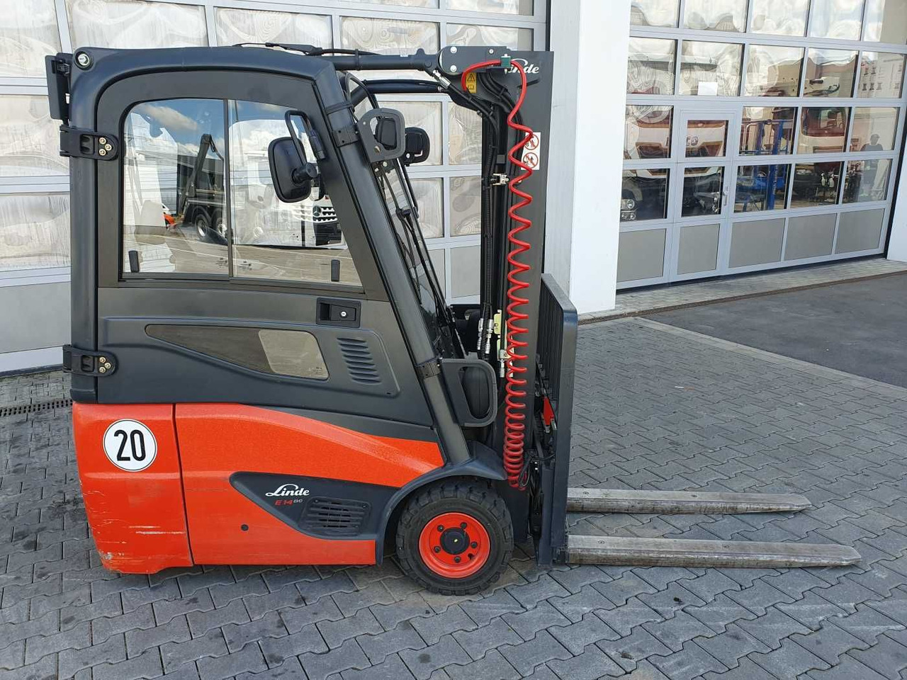Linde E14 - 02 / Triplex: 4.00m! / SS / 855h! / 2021 - Electric forklift: picture 2 Linde E14 - 02 / Triplex: 4.00m! / SS / 855h! / 2021 - Electric forklift: picture 2