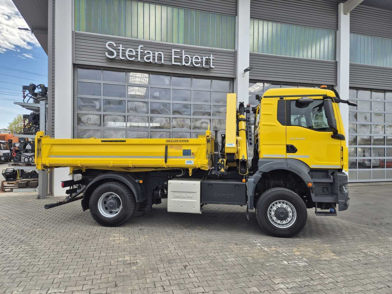 MAN TGS 18.430 4x4 BL Kran HMF 1130K-RCS Funk AHK - Crane truck: picture 5 MAN TGS 18.430 4x4 BL Kran HMF 1130K-RCS Funk AHK - Crane truck: picture 5