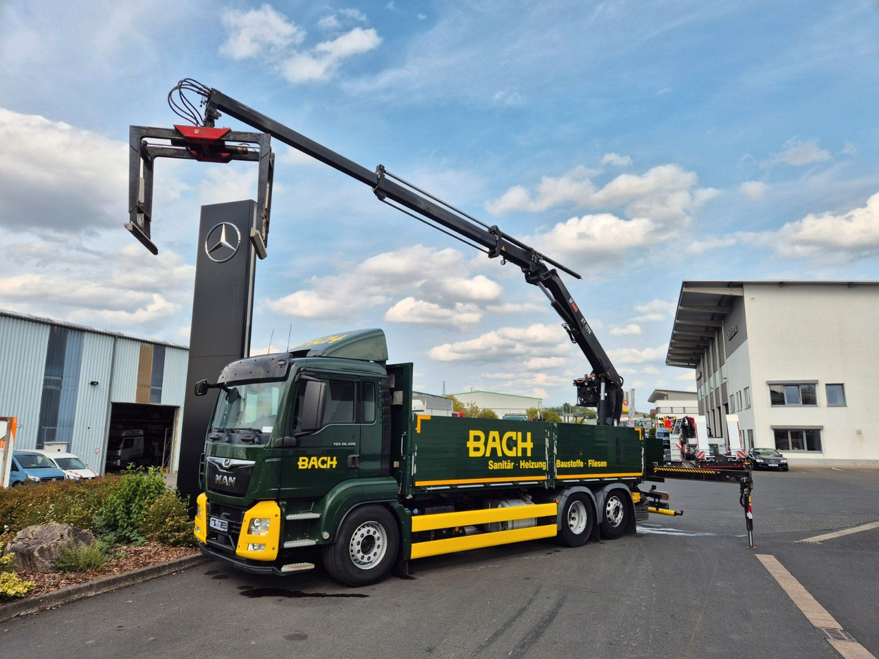 MAN TGS 26.420 6x2-4 LL Hiab 177K PRO 2 Stück - Crane truck: picture 1 MAN TGS 26.420 6x2-4 LL Hiab 177K PRO 2 Stück - Crane truck: picture 1
